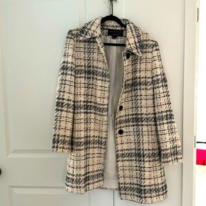 London Fog- Trench coat- L